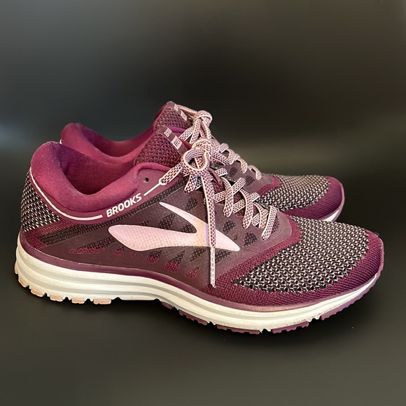 Brooks Revel 2 Athletic Shoes - Picture 3 of 5